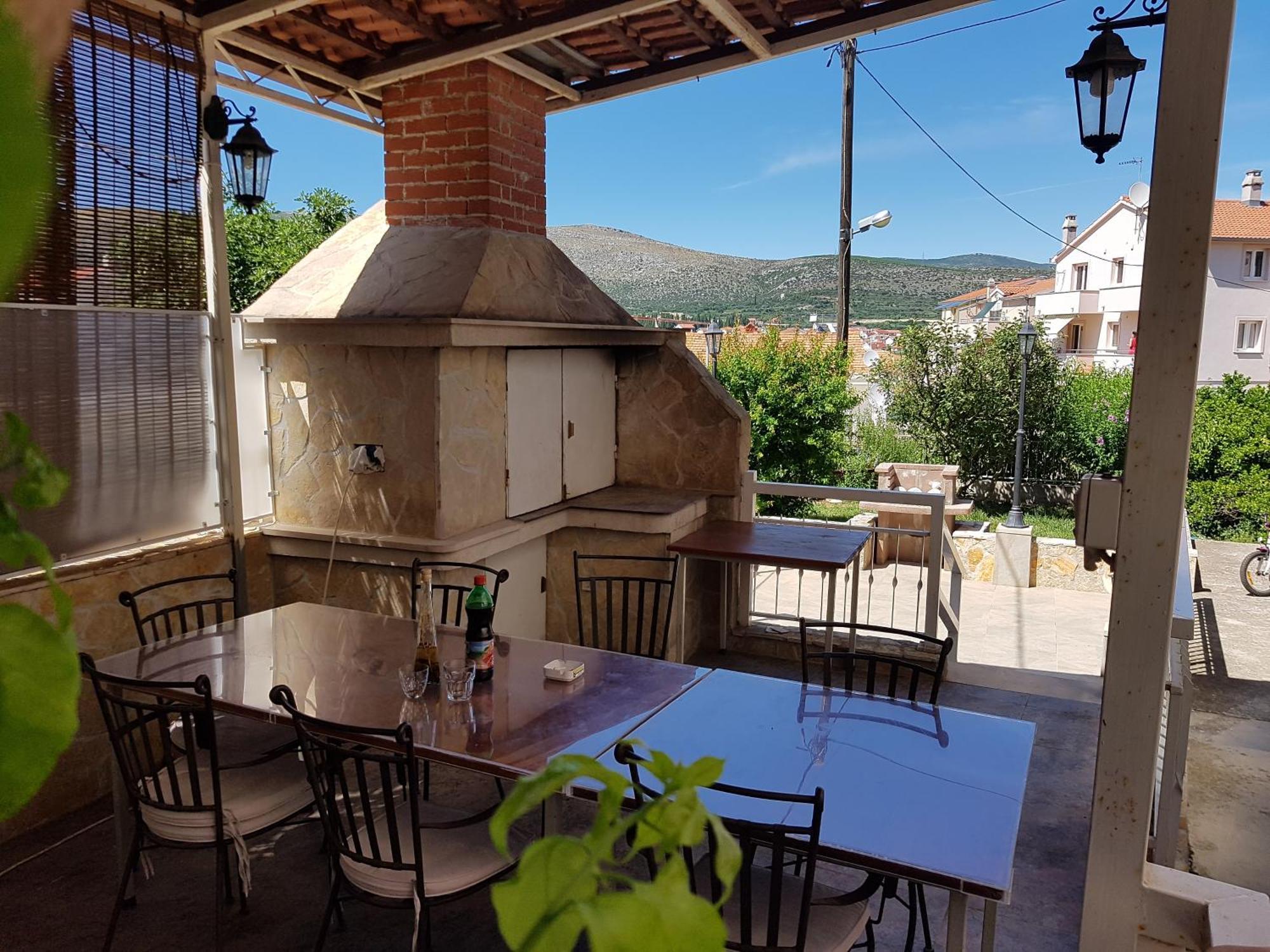 Mravak Apartments Trogir Exterior photo